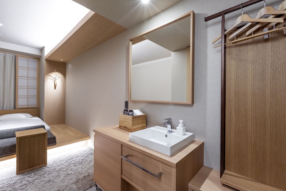 高層階 禁煙 ダブルルーム シャワートイレ付 最大2名まで 客室3 | ONSEN RYOKAN 由縁 札幌