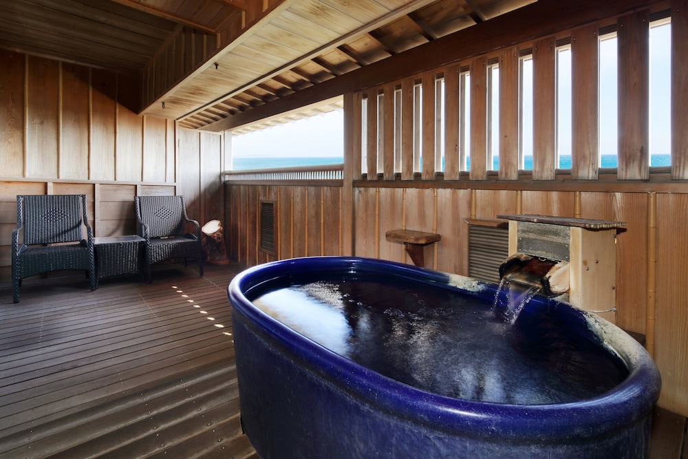 【郷goh】ロイヤルスイートルーム 専用スパ浴槽0 | 夢みさき