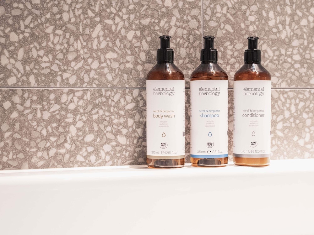 スーペリア ルーム キングベッド 1 台 禁煙 客室の設備とサービス1 | メルキュール京都ステーション