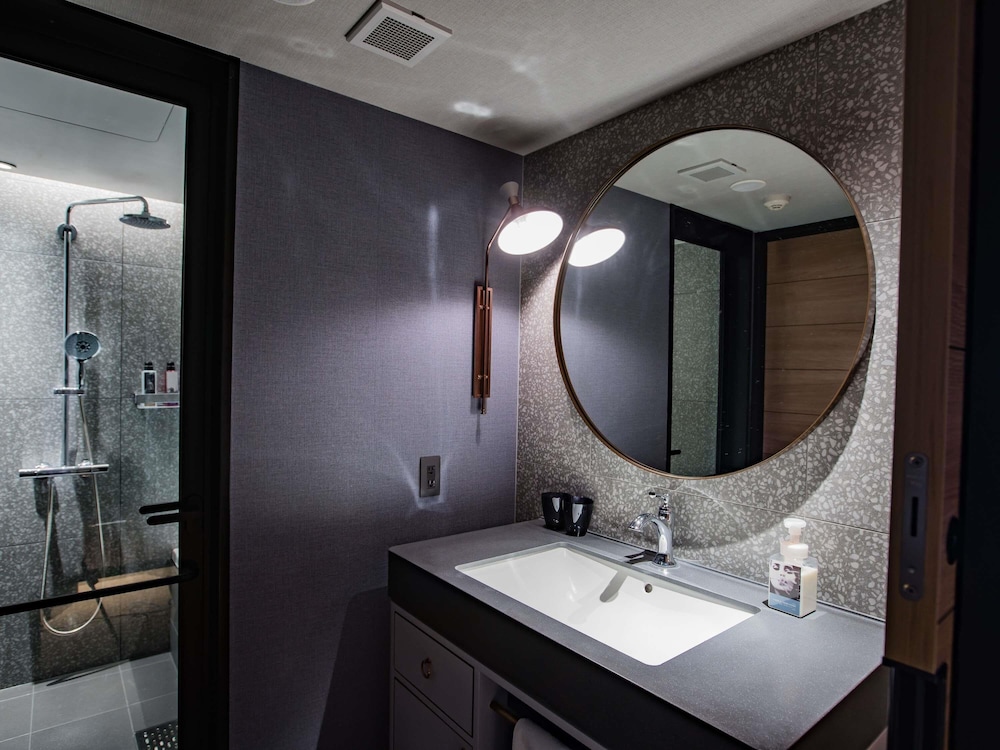 スーペリア ルーム シングルベッド 2 台 浴槽 客室8 | メルキュール京都ステーション