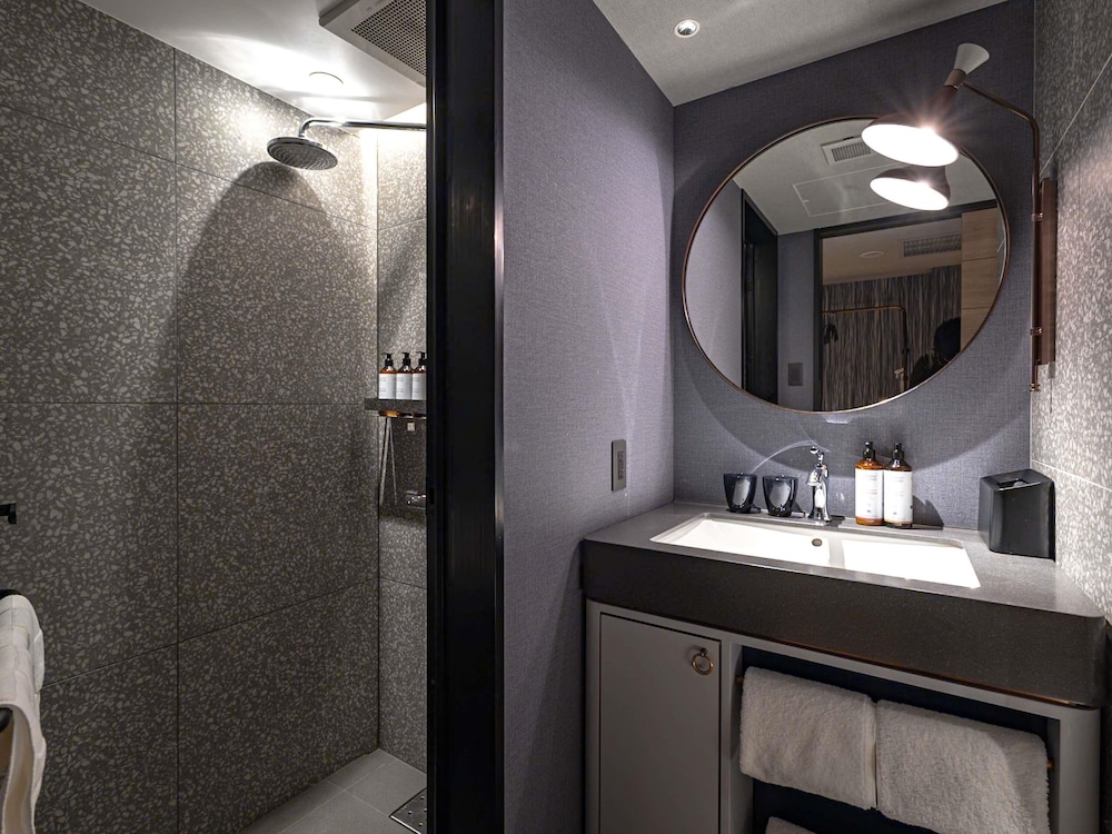 スーペリア ルーム キングベッド 1 台 禁煙 バスルーム1 | メルキュール京都ステーション