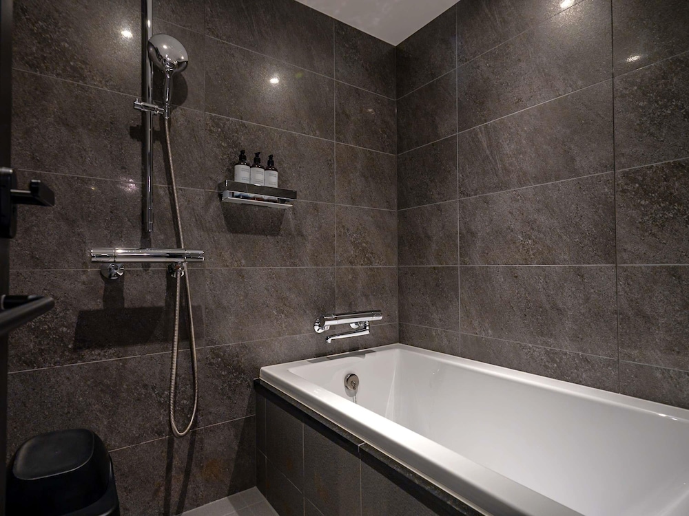 スーペリア ルーム シングルベッド 2 台 浴槽 客室9 | メルキュール京都ステーション