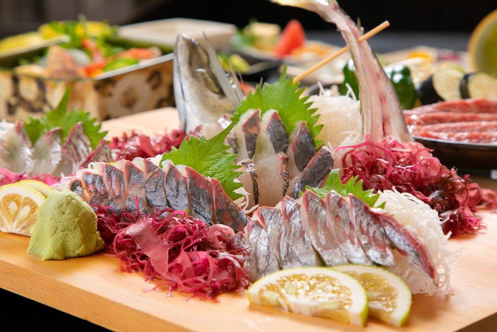 スタンダード和室8畳 関アジ姿造り×A5豊後牛ステーキ×温泉地獄蒸し 客室内のダイニングエリア0 | やすらぎの宿 由布