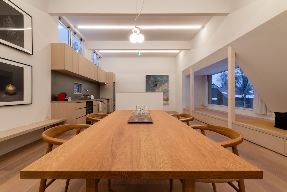 シャレー 3 ベッドルーム 客室内のダイニングエリア0 | CHALET W by H2 Life