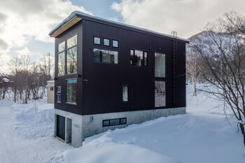 OFF - PISTE CHALET by H2 Life
