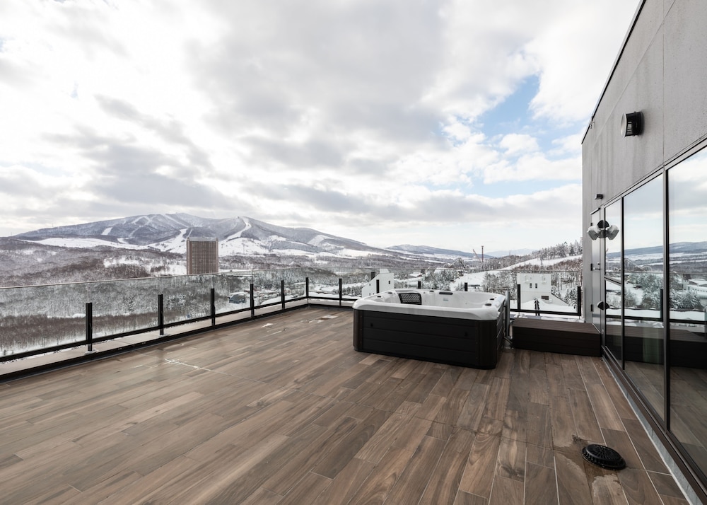 4ベッドルーム ペントハウスレジデンス テラス / パティオ1 | ザ・ヴェール・ルスツ