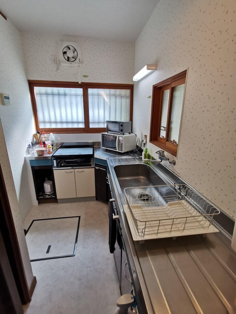 一棟貸し 専用キッチン0 | 大正モダンヴィラ 禅