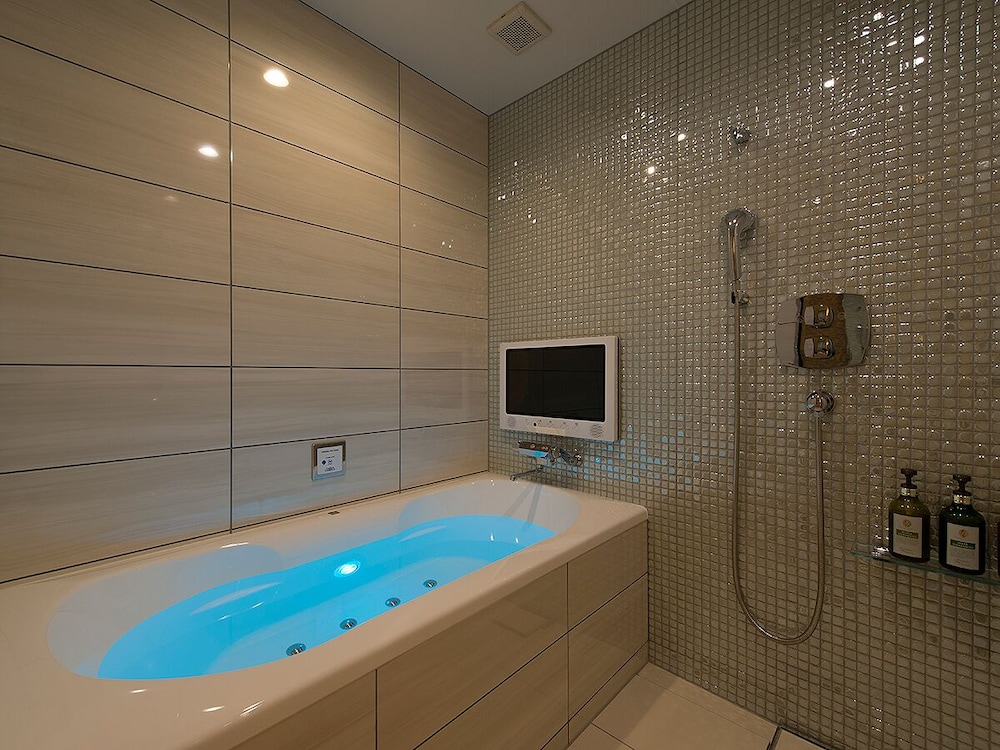 スーペリアルームlong stay チェックイン14時/チェックアウト12時 喫煙 バスルーム0 | HOTEL GLANZ CASCATA