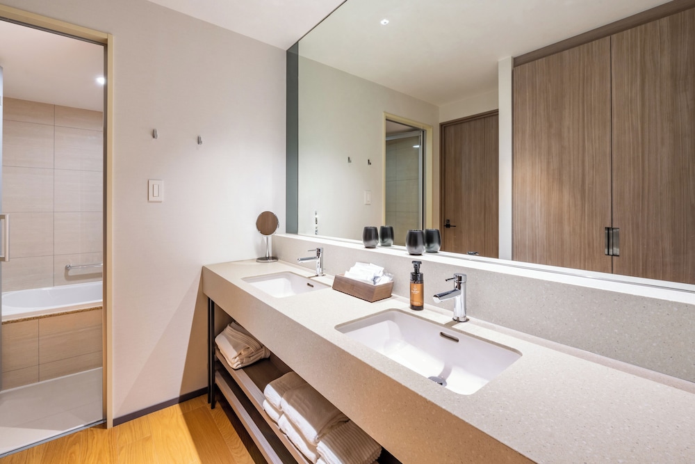 [Schoolhouse]グレース コーナーワイドツイン 禁煙 バスルーム0 | ザ・ゲートホテル京都高瀬川 by HULIC