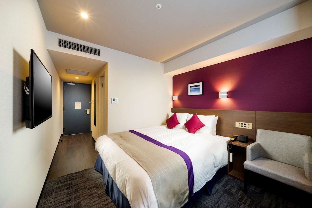 スーペリア ルーム ダブルベッド 1 台 禁煙 冷蔵庫 客室1 | ベストウェスタンプラス福岡天神南