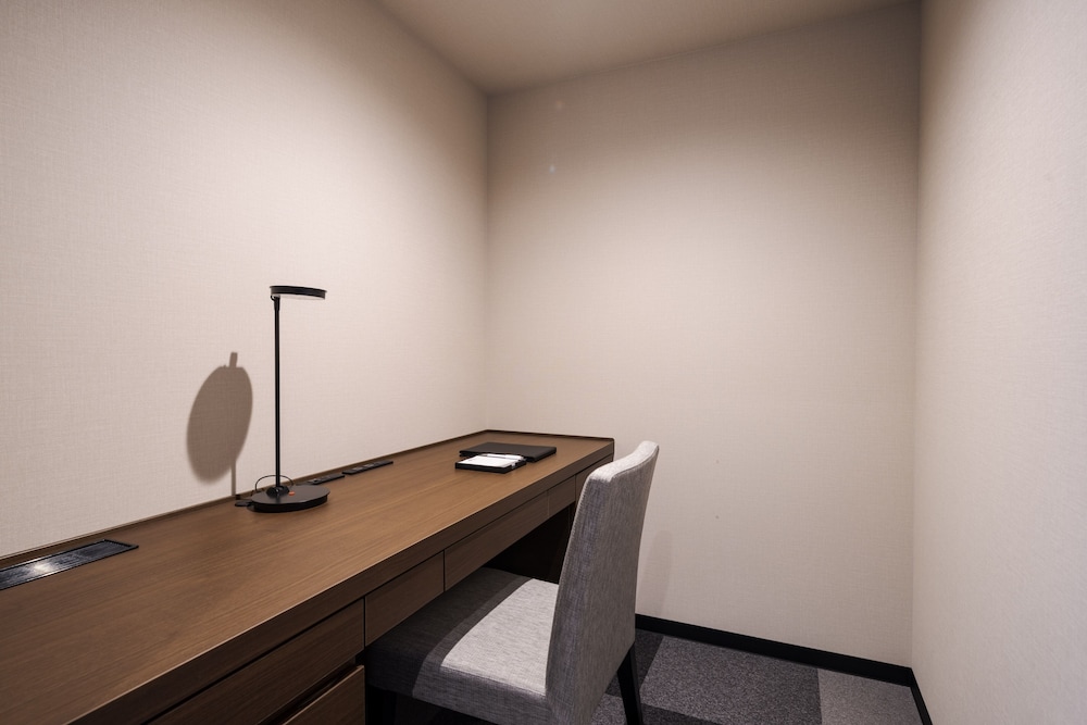 スタンダード ルーム シングルベッド 3 台 禁煙 冷蔵庫 (Larger Room) 客室8 | ベストウェスタンプラス福岡天神南