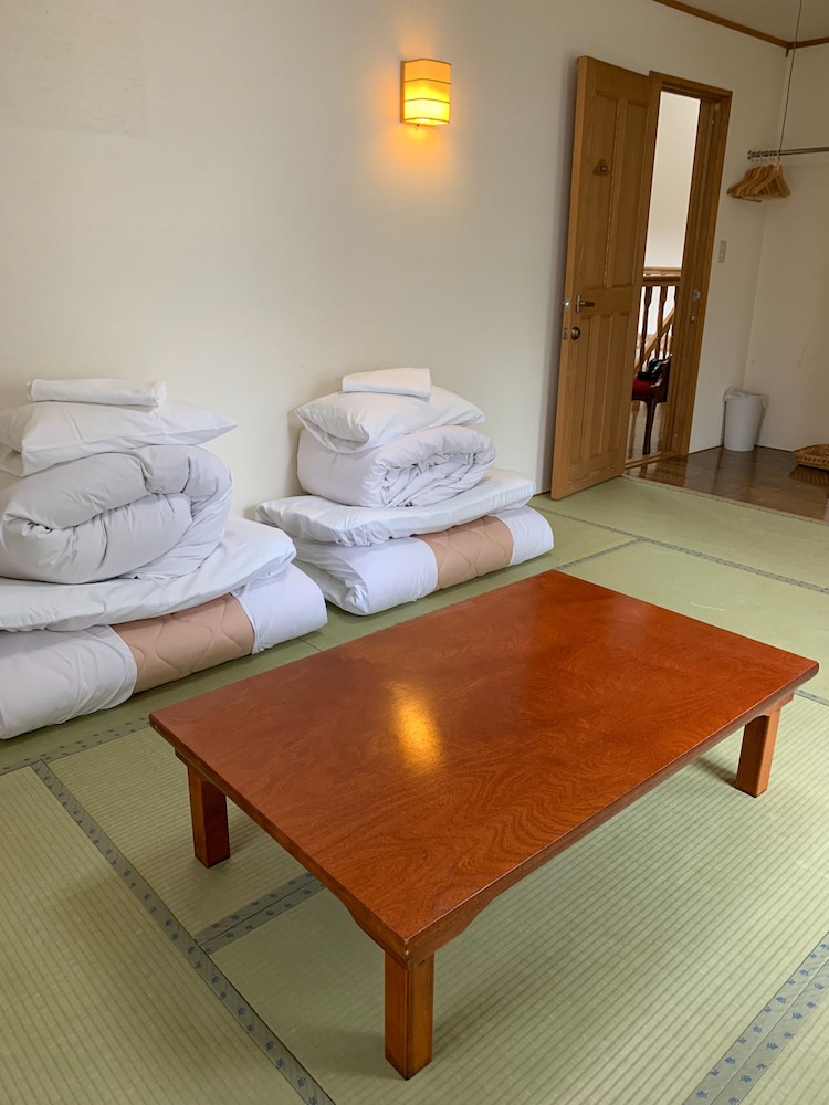 和室4人部屋 共用バスルーム 客室8 | The Niseko Ski Lodge - Higashiyama