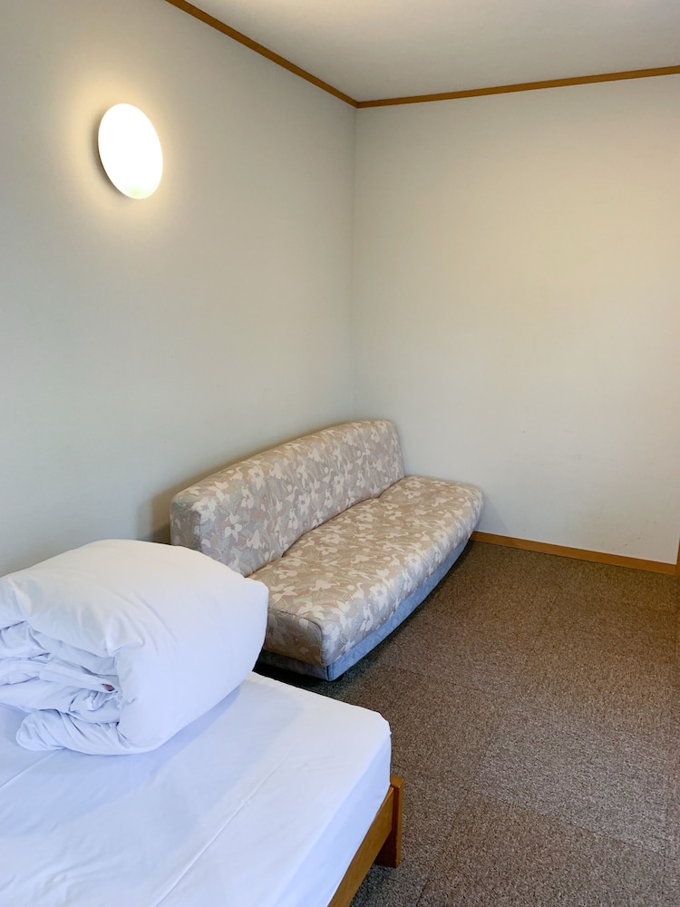 クラシック トリプルルーム 共用バスルーム 客室3 | The Niseko Ski Lodge - Higashiyama