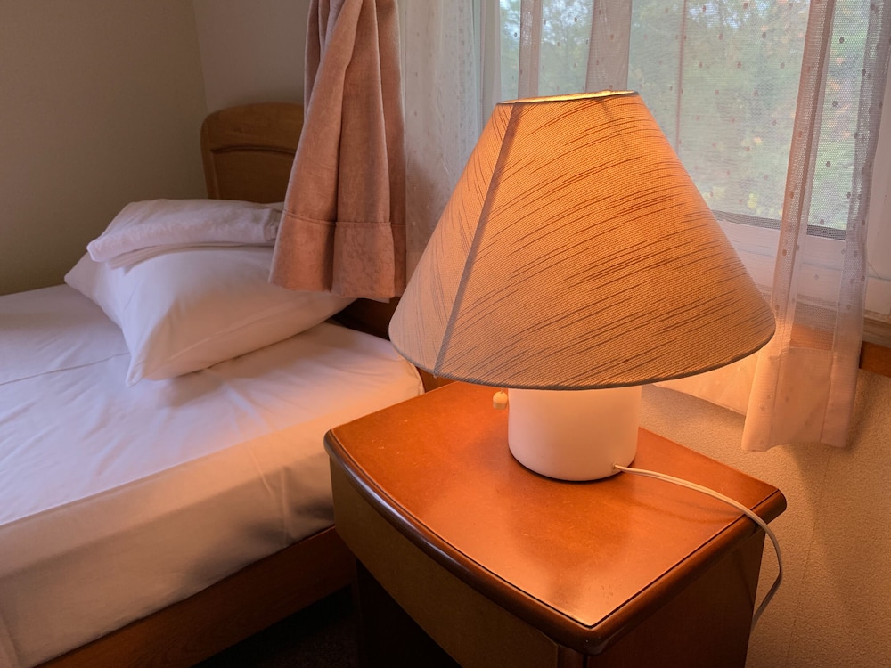 クラシック トリプルルーム 共用バスルーム 客室の設備とサービス0 | The Niseko Ski Lodge - Higashiyama