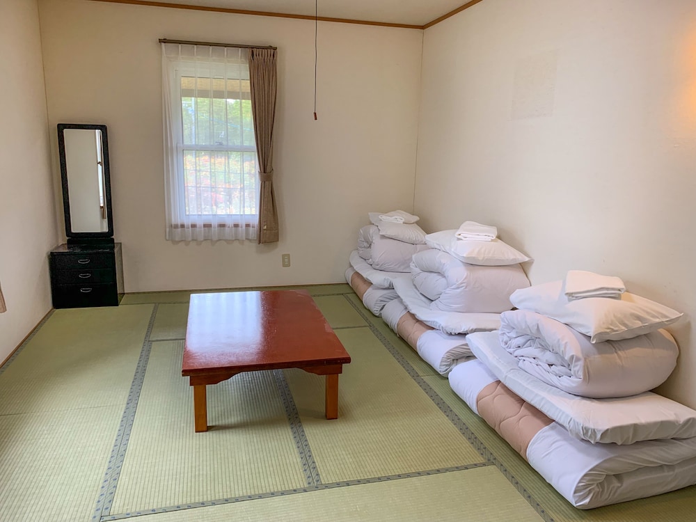 和室4人部屋 共用バスルーム 客室4 | The Niseko Ski Lodge - Higashiyama
