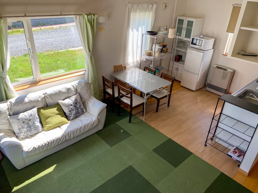 デラックス シャレー リビング エリア0 | Trailside Apartments & Chalet