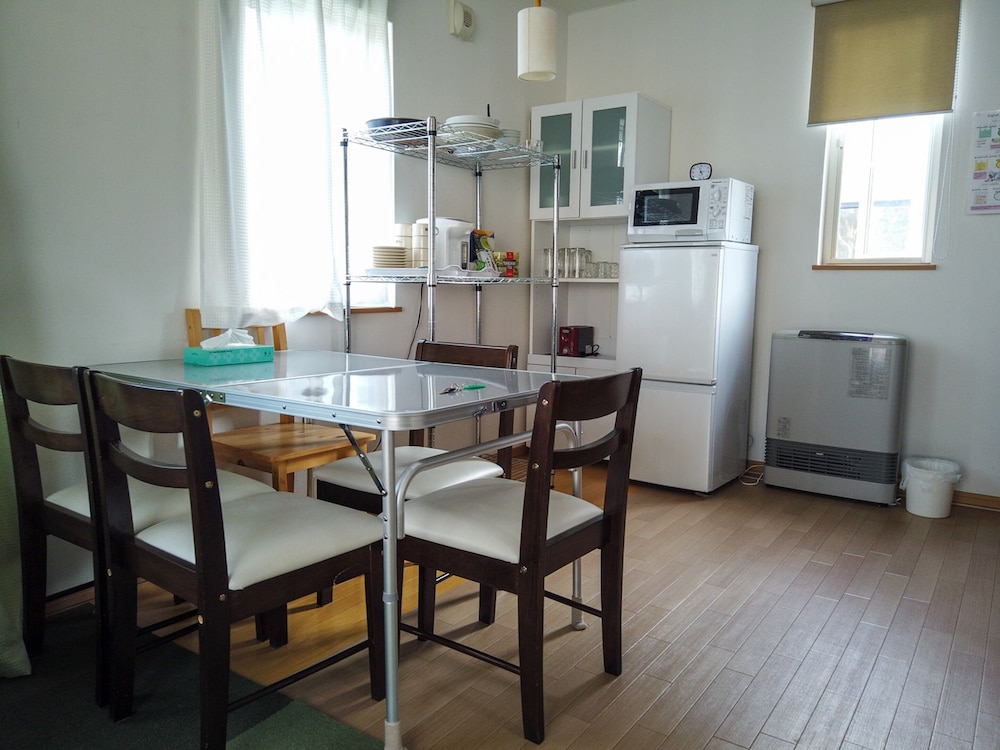 デラックス シャレー 専用キッチン1 | Trailside Apartments & Chalet