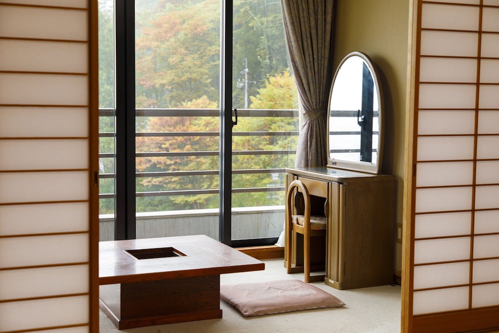 【富士山側】 12.5畳 和室 禁煙 客室2 | 若神楼