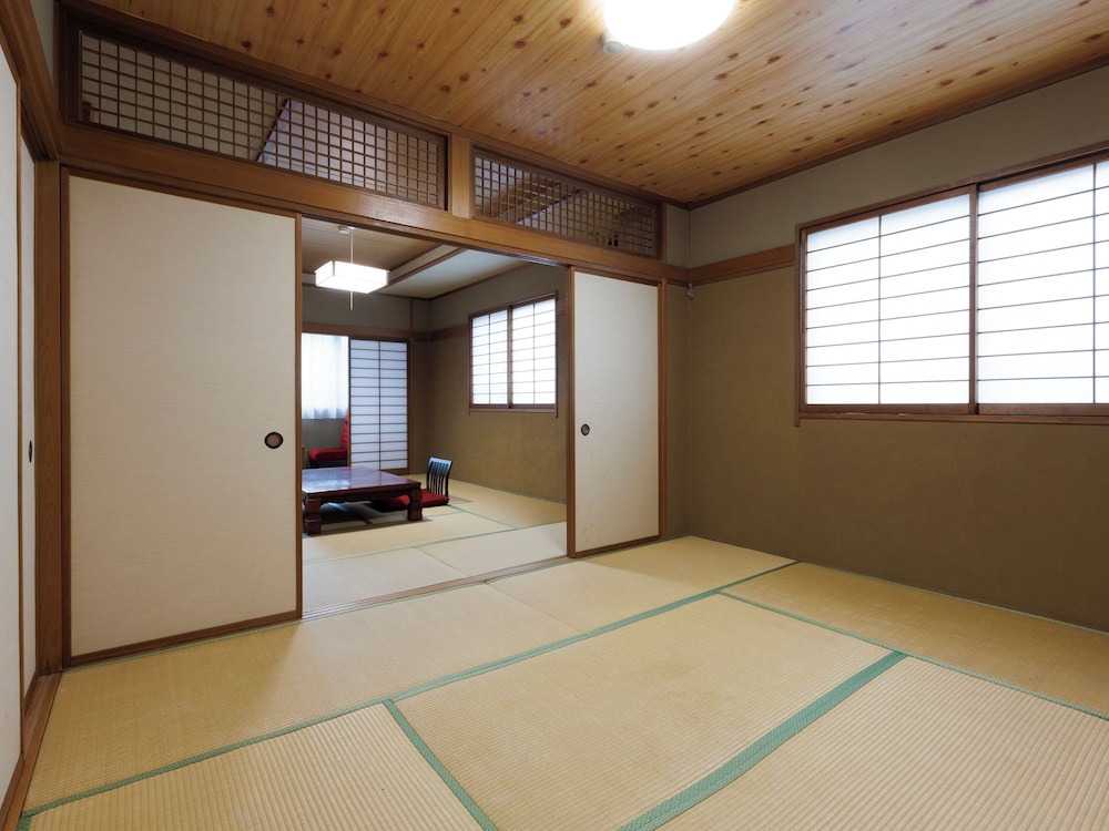 【スタンダード】10畳+6畳和室 禁煙 客室1 | 若神楼