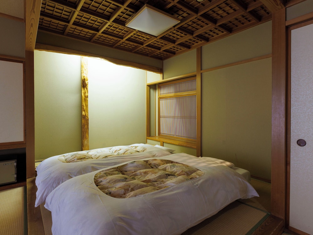 【富士山側】 16畳 和室ベッドタイプ 禁煙 客室1 | 若神楼
