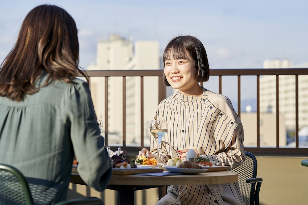 プレミアム デラックス キング ウィズ テラス スタッキングベッド付 禁煙 (バスタブ付き) テラス / パティオ3 | THE REIGN HOTEL KYOTO