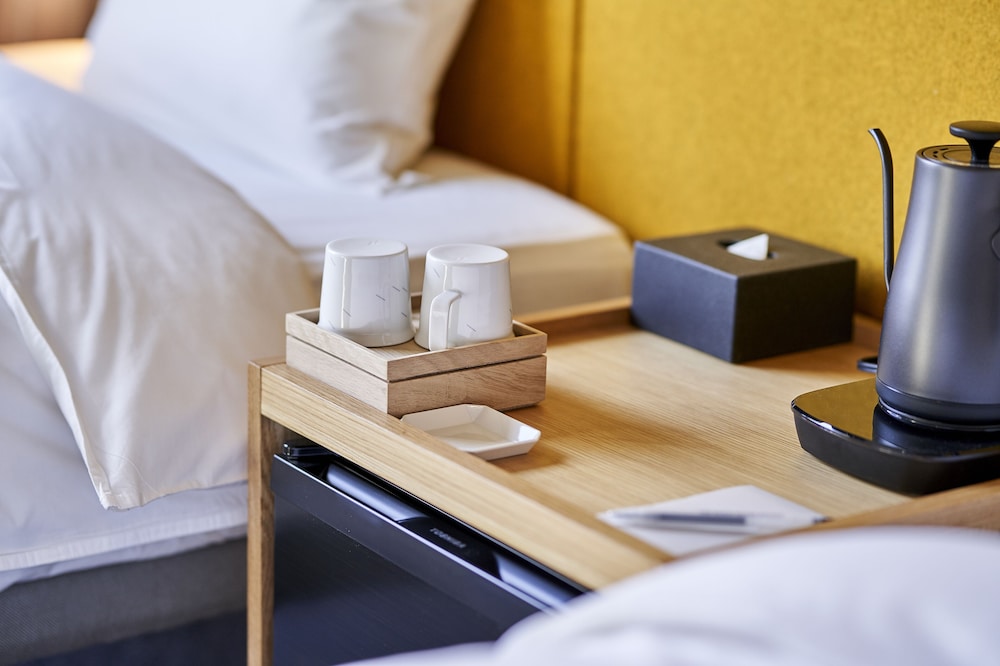 コンフォート ツイン エアウィーヴ パッド 禁煙 (シャワーブース付き*バスタブはありません) | THE REIGN HOTEL KYOTO