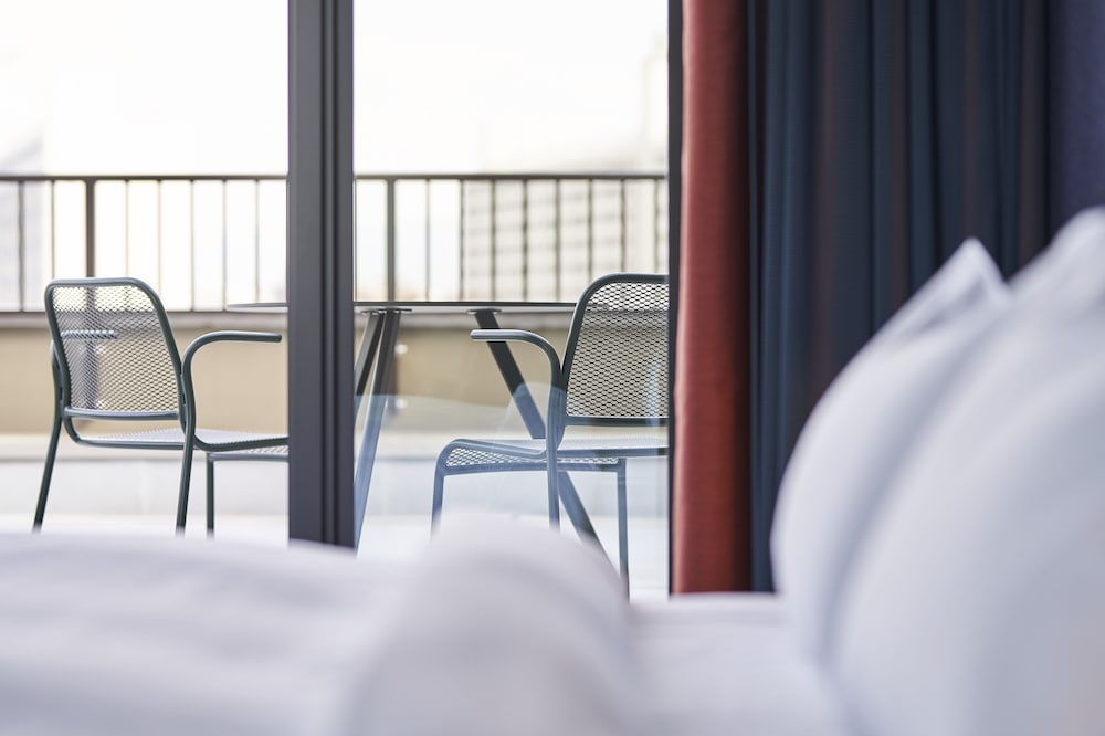 プレミアム デラックス キング ウィズ テラス スタッキングベッド付 禁煙 (バスタブ付き) 客室4 | THE REIGN HOTEL KYOTO