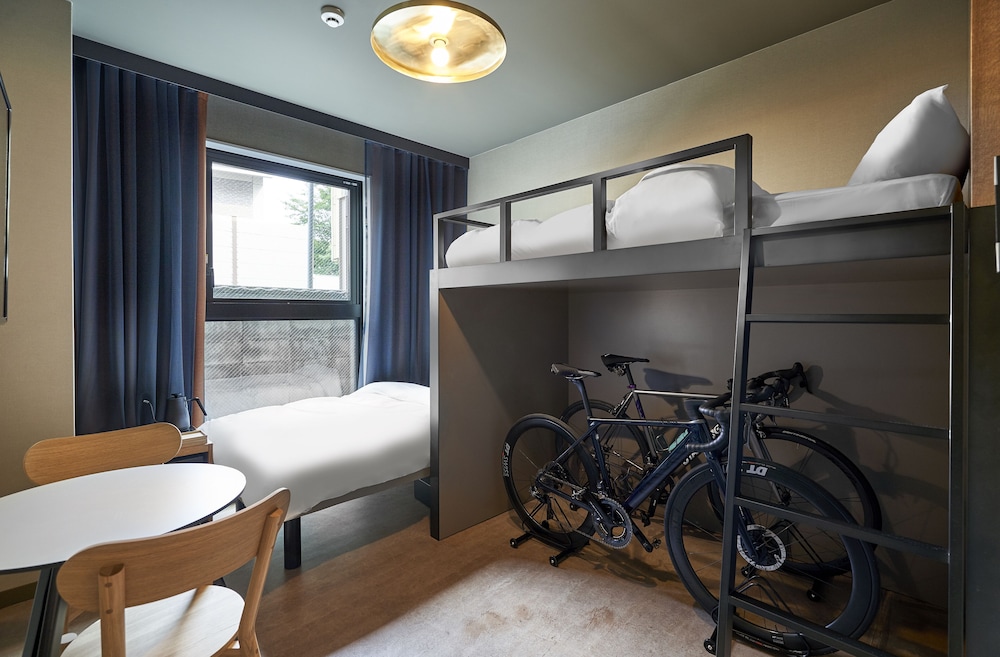 ロフトベッド ツイン 禁煙 (シャワーブース付き*バスタブはありません) | THE REIGN HOTEL KYOTO