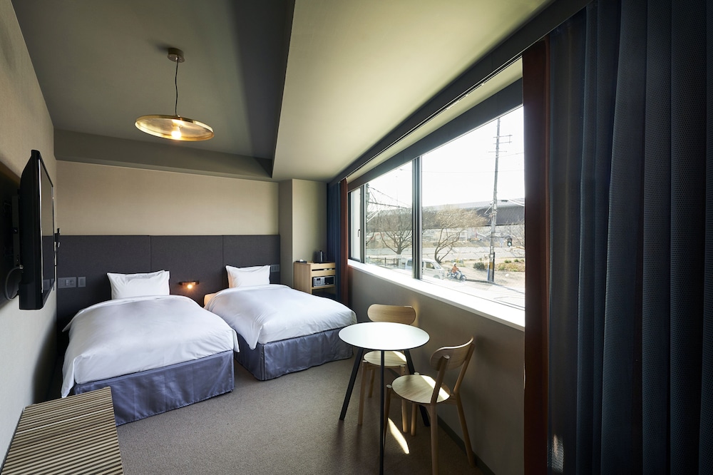 デラックス ツイン スタッキングベッド付 禁煙 (バスタブ付き) | THE REIGN HOTEL KYOTO