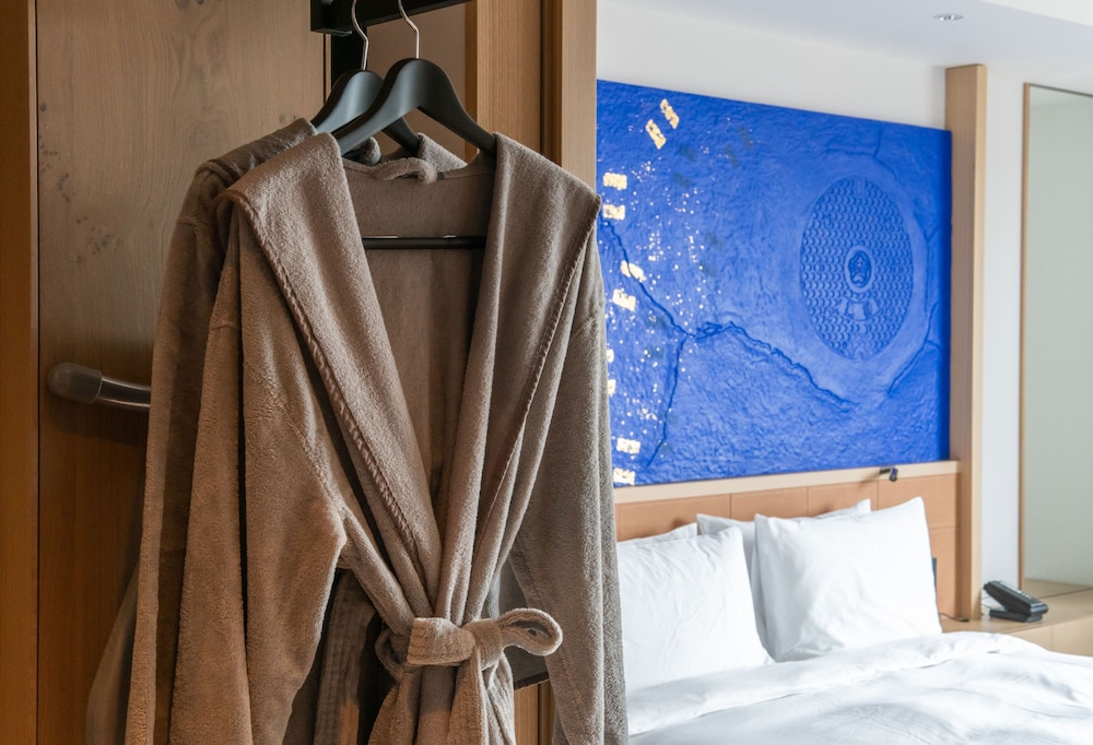 ルーム キングベッド 1 台ソファーベッド付き 客室3 | ハイアット セントリック 金沢