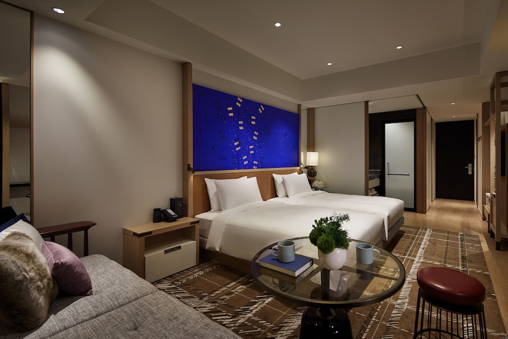 ルーム ベッド (複数台) シティビュー (2 Twin Beds with Sofa Bed) 客室2 | ハイアット セントリック 金沢