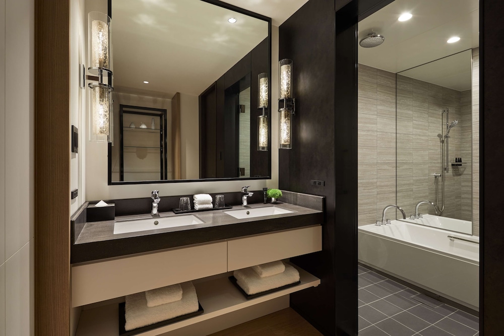 スイート キングベッド 1 台 バスルーム1 | ハイアット セントリック 金沢