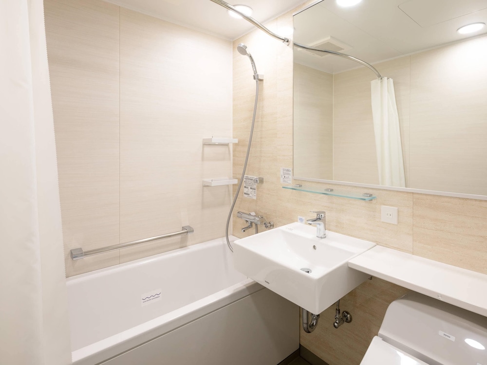 スタンダード ルーム シングルベッド 2 台 禁煙 バスルーム0 | コンフォートホテル石垣島