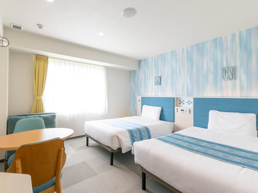 スーペリア ルーム シングルベッド 2 台 禁煙 客室2 | コンフォートホテル石垣島