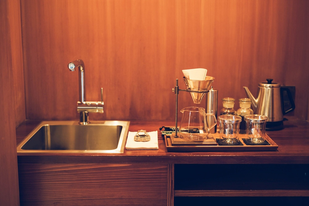 一棟貸し 半露天風呂付 客室の設備とサービス1 | つきひの家 京都