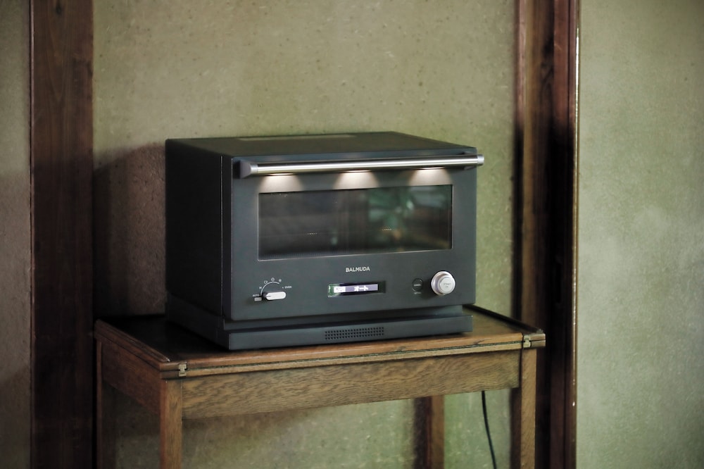 一棟貸し 半露天風呂付 リビング エリア1 | つきひの家 京都