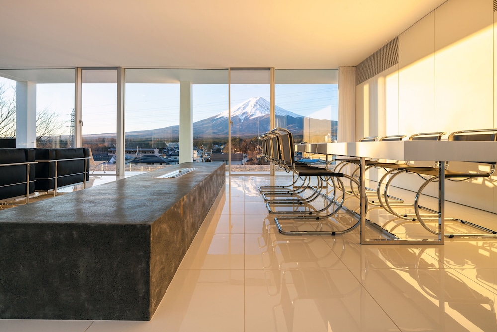 THE スイート 富士山ビュー リビング エリア0 | THE GARDEN