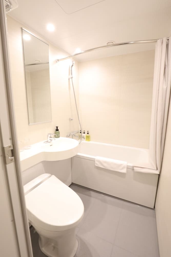 [ YOSHITOMO 303 ] Modern スタンダードダブル バスルーム0 | 源 (GEN) ホテル鎌倉