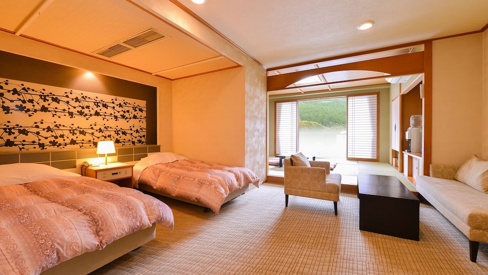 [禁煙] スーペリア和洋室ツイン 内風呂あり（BH館） | 大江戸温泉物語 Premium ホテルニュー塩原