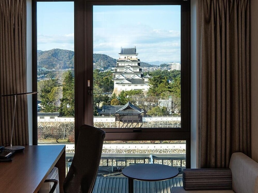 [禁煙/キャッスルビュー] デラックスキング 部屋からの景観0 | ダイワロイネットホテル福山駅前