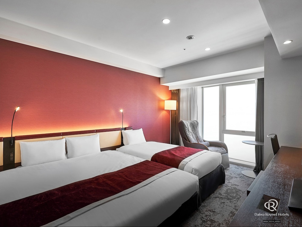 [禁煙/景観無し] デラックスキング+EXベッド | ダイワロイネットホテル福山駅前