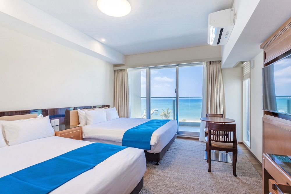 LCH. スイートルーム | KARIYUSHI LCH.RESORT on The Beach