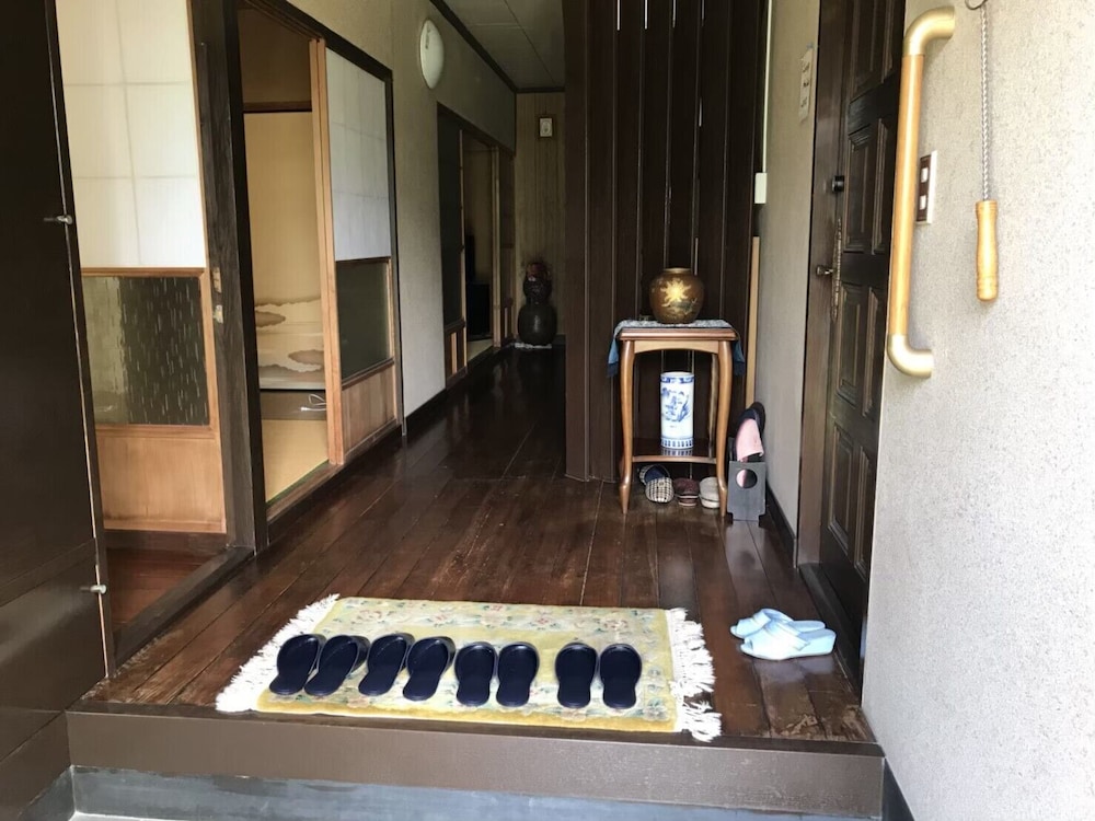 フロント1 | 新島 民宿ウエゴ