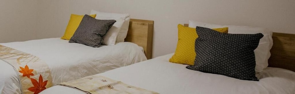 あわゆき1F, トリプルルーム 専用シャワー付 客室3 | 宮島しろ