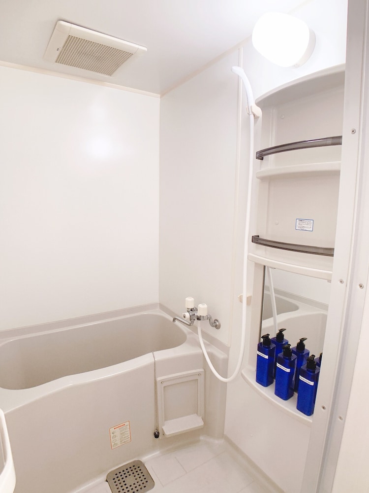 スタジオ バルコニー付き 403号室 禁煙 バスルーム2 | おうちホテル竹屋