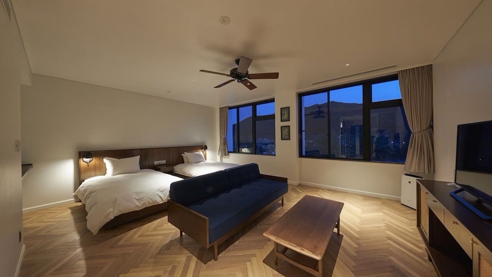 デラックス トリプルルーム | 五島列島リゾートホテルマルゲリータ奈良尾