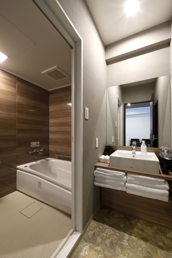 スタジオスイート 禁煙 (41㎡) リビングルーム付き バスルーム1 | ネストホテル広島駅前