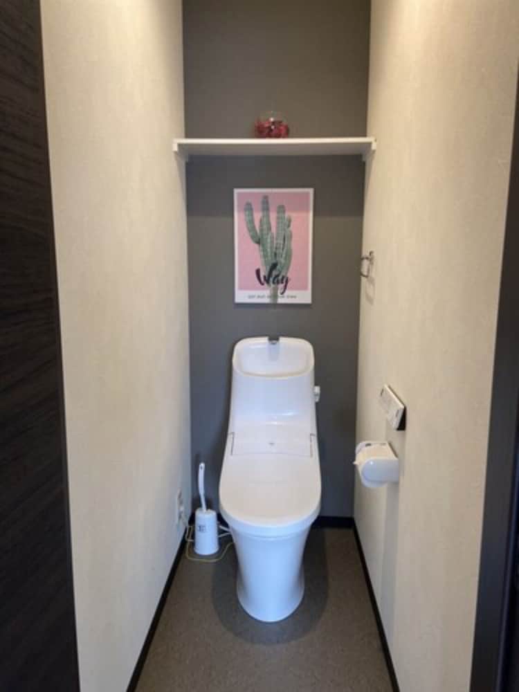 ファミリー ルーム バスルーム1 | Guest House Shine Bright