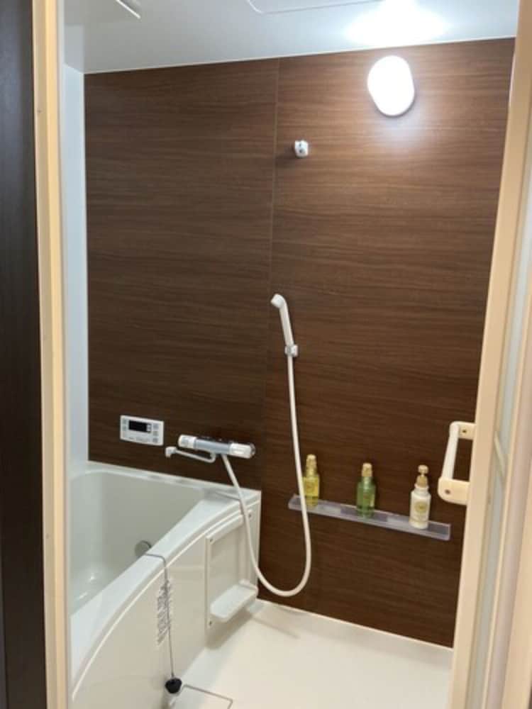 ファミリー ルーム バスルーム2 | Guest House Shine Bright