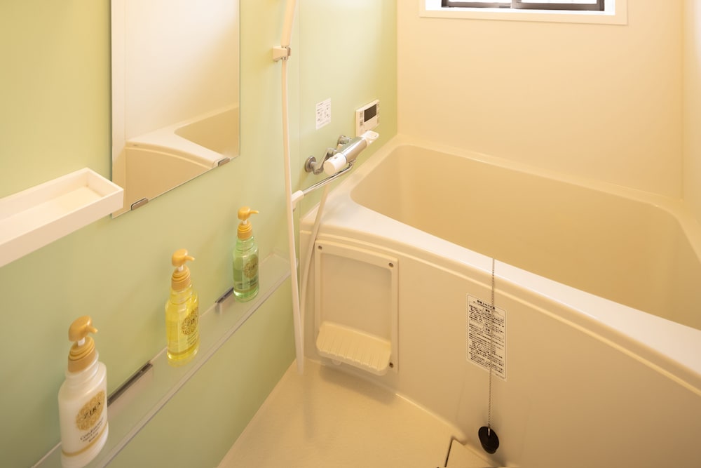 ファミリー ルーム (101) バスルーム1 | Guest House Shine Bright